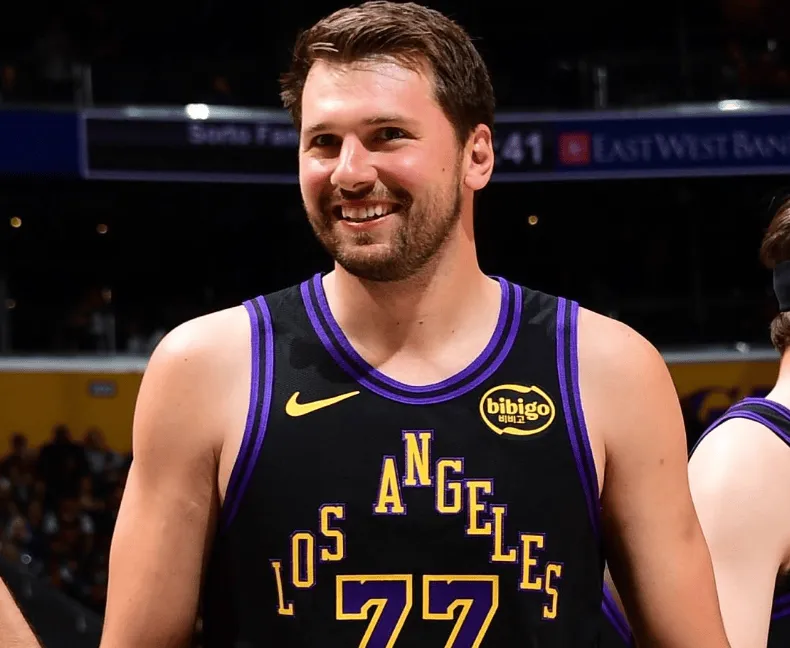 足彩-历史上单月份进80+三分仅3人：库里3次、哈登1次、东契奇1次